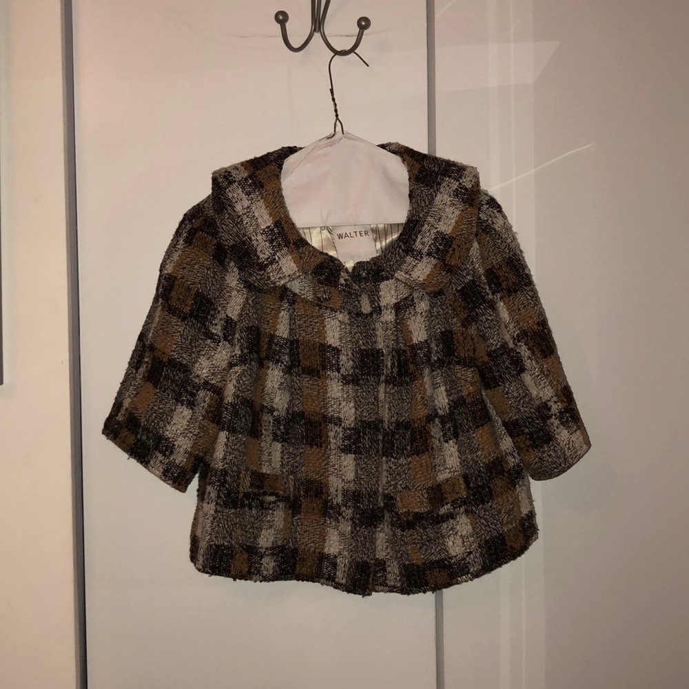 Only worn once! Short sleeve coat blazer.